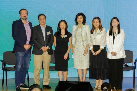 Group photo of panellists after the moderated session. (From left to right) Mr. Chris Brown, Founder & CEO, ReThink HK; Professor Wai-Fung Lam, Director, CCSG, HKU; Ms. Anita Chau, Marketing and Events Director, KPMG; Ms. Monica Lee-Müller, Managing Director, Hong Kong Convention and Exhibition Centre (Management) Limited; Ms. Amy So, Programme Director, Asia Sustainability, Informa Markets; Ms. Sheila Ebrahim, Senior Manager of Technology Strategy & Planning of New World Development Company Limited.